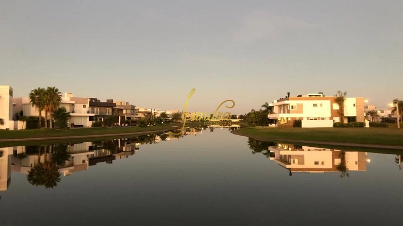 SOBRADO BEIRA LAGO: 15ª foto da galeria de imagens do imóvel