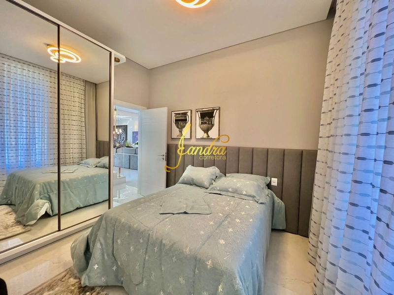 Sobrado mobiliado e decorado com piscina e sala de cinema: 24ª foto da galeria de imagens do imóvel