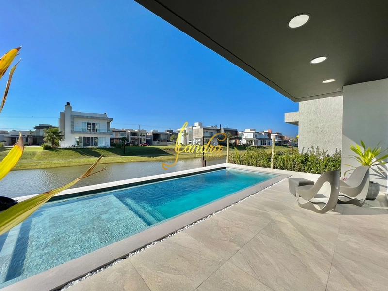 Sobrado mobiliado e decorado com piscina e sala de cinema: 15ª foto da galeria de imagens do imóvel