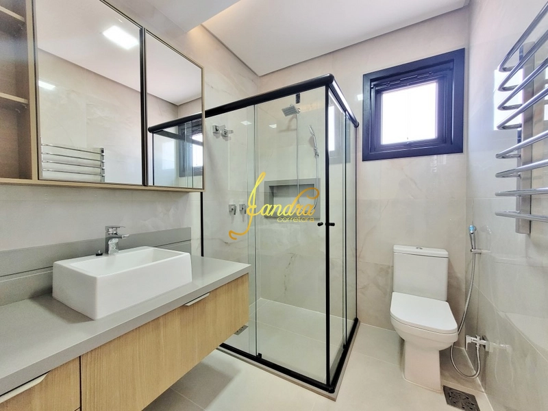 Sobrado com piscina, 05 suítes, elevador: 8ª foto da galeria de imagens do imóvel