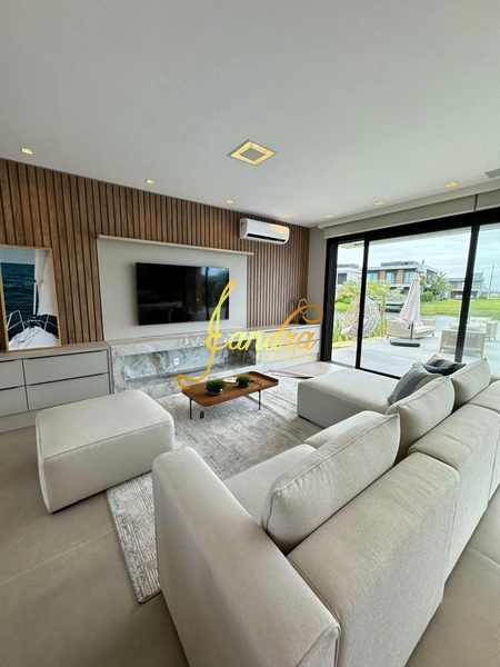Sobrado mobiliado e decorado, beira Lago: 1ª foto da galeria de imagens do imóvel