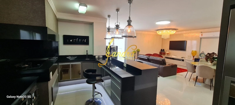 Sobrado triplex com elevador, mobiliado e decorado: 11ª foto da galeria de imagens do imóvel