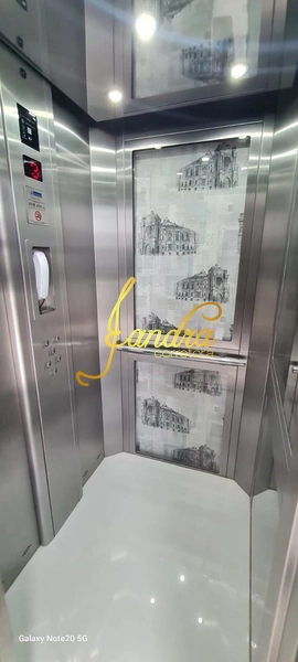 Sobrado triplex com elevador, mobiliado e decorado: 3ª foto da galeria de imagens do imóvel
