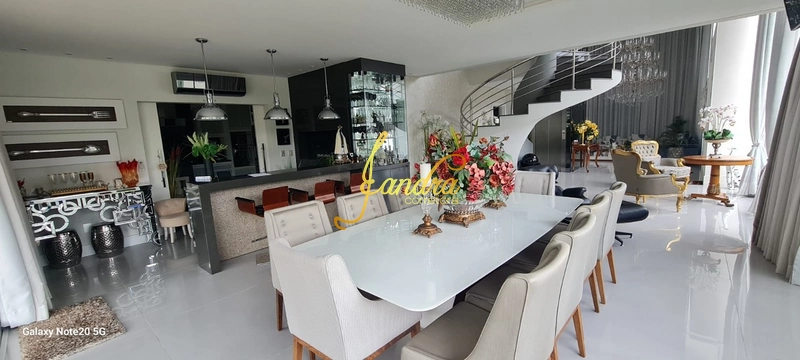 Sobrado triplex com elevador, mobiliado e decorado: 23ª foto da galeria de imagens do imóvel