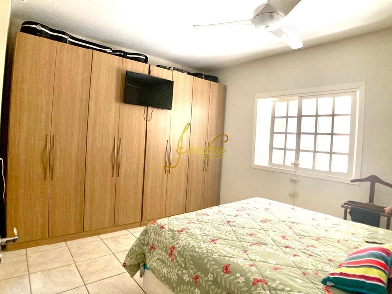 Casa em Atlântida perto mar, com 04 dormitórios e  piscina: 2ª foto da galeria de imagens do imóvel
