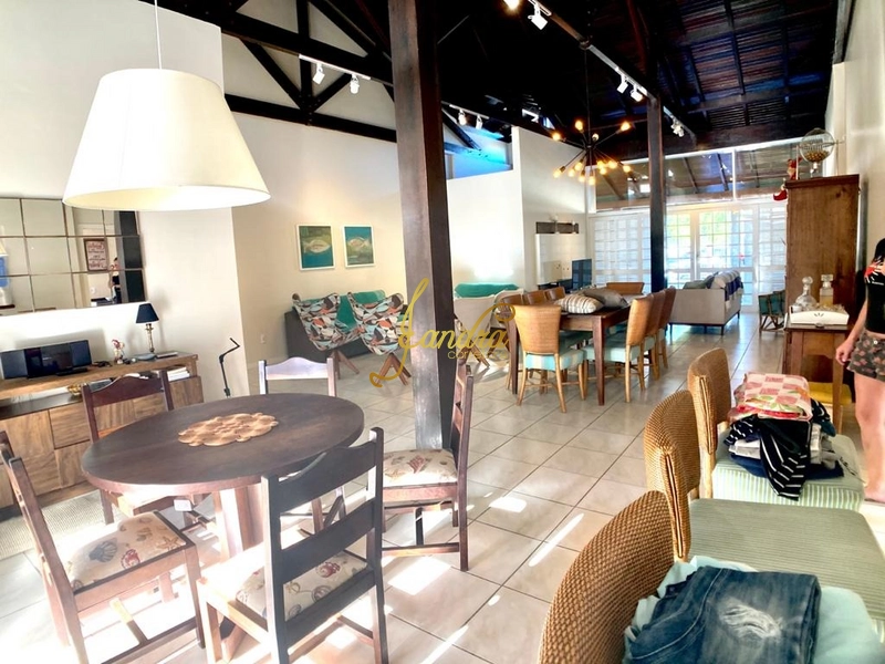 Casa em Atlântida perto mar, com 04 dormitórios e  piscina: 11ª foto da galeria de imagens do imóvel
