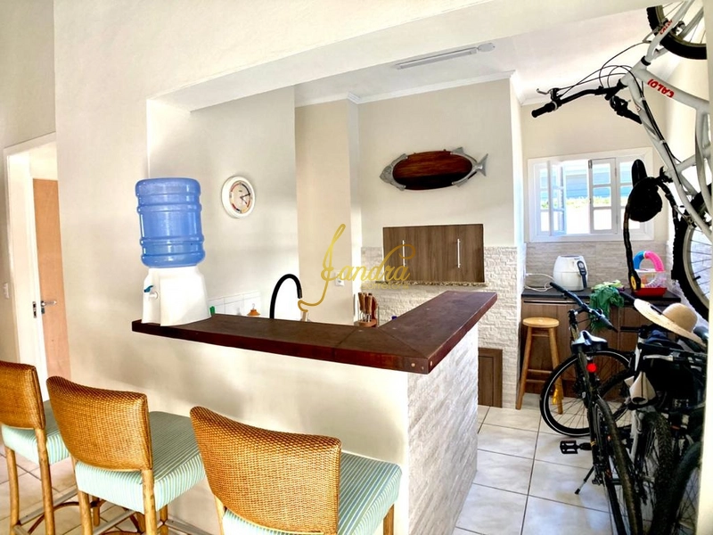 Casa em Atlântida perto mar, com 04 dormitórios e  piscina: 5ª foto da galeria de imagens do imóvel