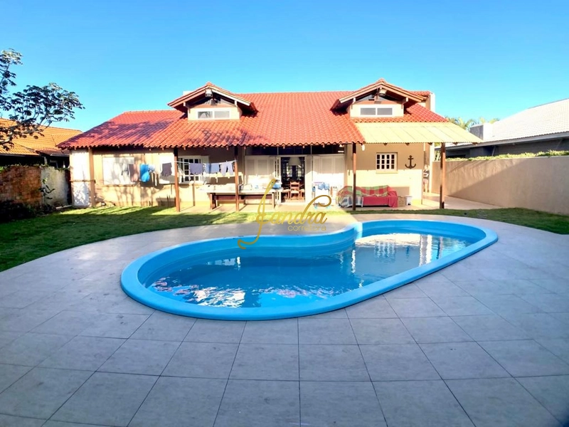 Casa em Atlântida perto mar, com 04 dormitórios e  piscina: 14ª foto da galeria de imagens do imóvel