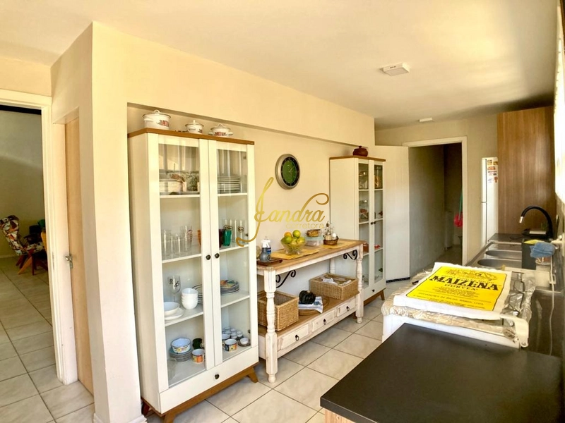 Casa em Atlântida perto mar, com 04 dormitórios e  piscina: 19ª foto da galeria de imagens do imóvel