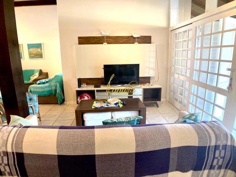 Casa em Atlântida perto mar, com 04 dormitórios e  piscina: 3ª foto da galeria de imagens do imóvel