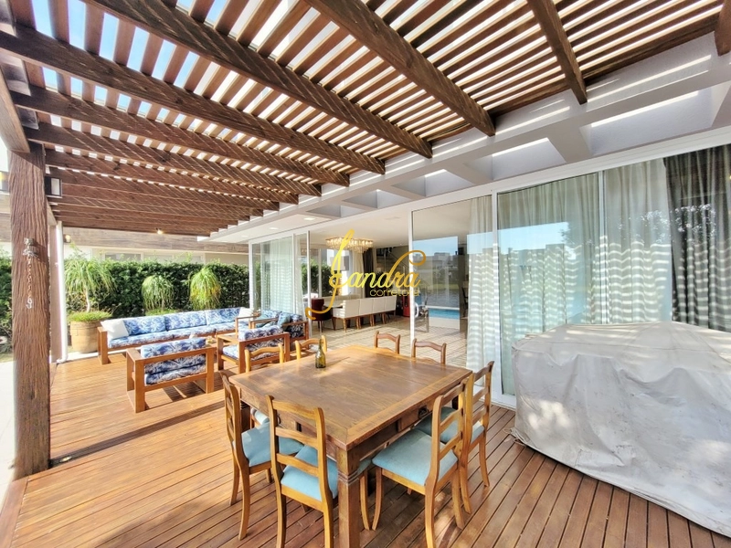 Sobrado com 04 suites e piscina com aquecimento: 26ª foto da galeria de imagens do imóvel