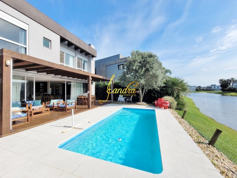 Sobrado com 04 suites e piscina com aquecimento: 12ª foto da galeria de imagens do imóvel