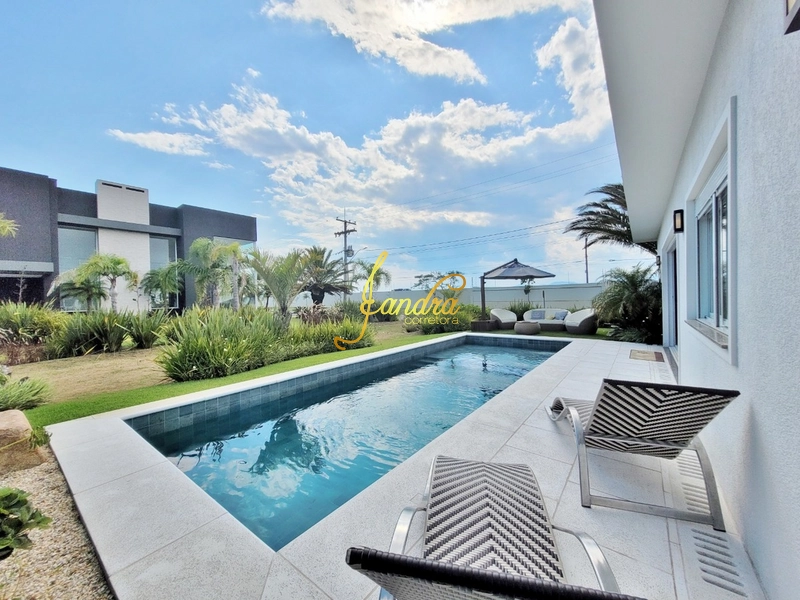 Casa térrea no Enseada com piscina aquecida e 4 suítes: 10ª foto da galeria de imagens do imóvel