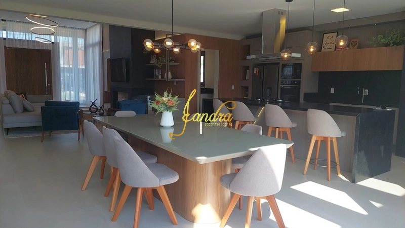 Casa térrea com 4 suítes  mobiliada e decorada: 13ª foto da galeria de imagens do imóvel