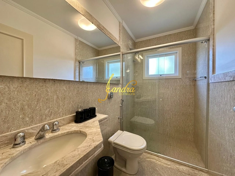 Excelente sobrado no condominio Lagos com Piscina e 04 suites: 9ª foto da galeria de imagens do imóvel