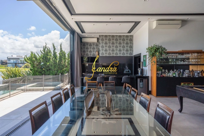 Sobrado Com 06 suítes Beira Lago, mobiliado e decorado: 4ª foto da galeria de imagens do imóvel