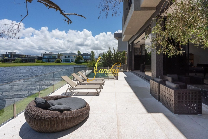 Sobrado Com 06 suítes Beira Lago, mobiliado e decorado: 26ª foto da galeria de imagens do imóvel