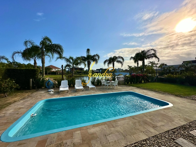 Sobrado Beira Lago, com 04 suites e piscina aquecida: 22ª foto da galeria de imagens do imóvel