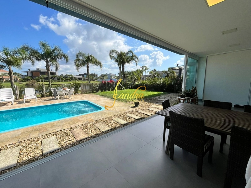 Sobrado Beira Lago, com 04 suites e piscina aquecida: 8ª foto da galeria de imagens do imóvel