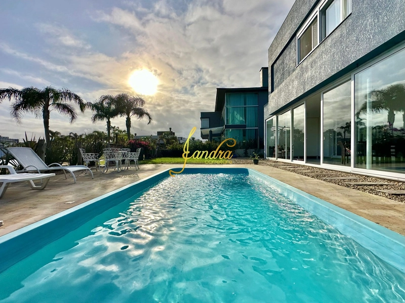 Sobrado Beira Lago, com 04 suites e piscina aquecida: 14ª foto da galeria de imagens do imóvel
