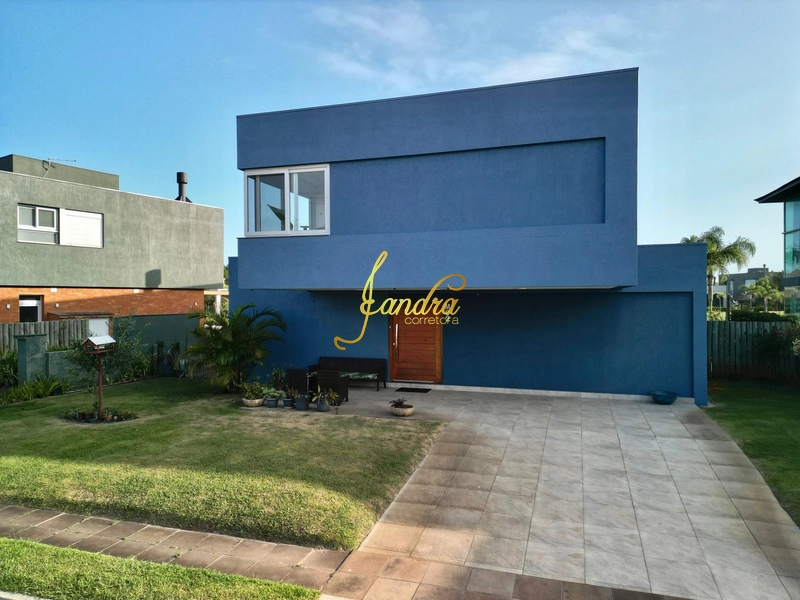 Sobrado Beira Lago, com 04 suites e piscina aquecida: 2ª foto da galeria de imagens do imóvel