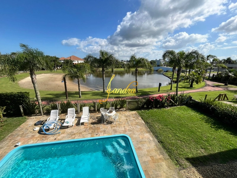 Sobrado Beira Lago, com 04 suites e piscina aquecida: 3ª foto da galeria de imagens do imóvel