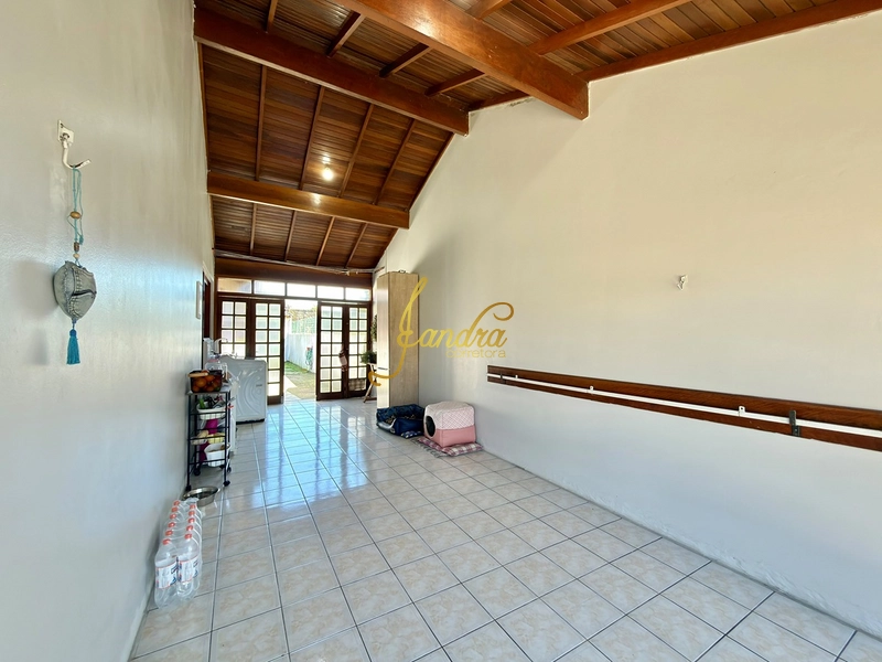 CASA À VENDA: 2ª foto da galeria de imagens do imóvel