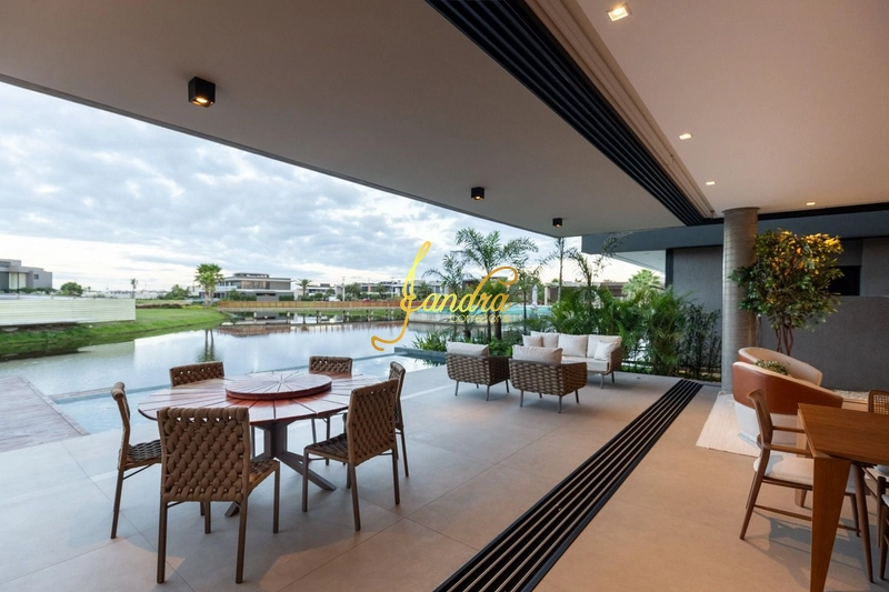 Sobrado beira Lago, mobiliado e decorado com 06 suítes: 13ª foto da galeria de imagens do imóvel