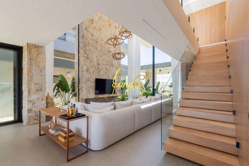 Sobrado beira Lago, mobiliado e decorado com 06 suítes: 43ª foto da galeria de imagens do imóvel