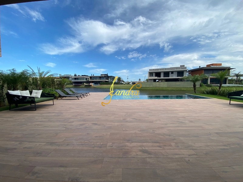 Sobrado com 06 suítes e piscina aquecida: 11ª foto da galeria de imagens do imóvel