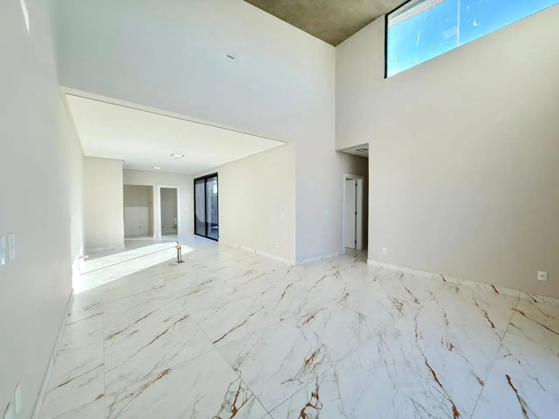 CASA À VENDA: 4ª foto da galeria de imagens do imóvel