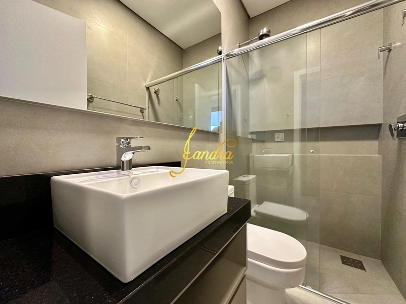 Sobrado Beira Lago,  mobiliado e decorado com 05 suítes e piscina: 19ª foto da galeria de imagens do imóvel