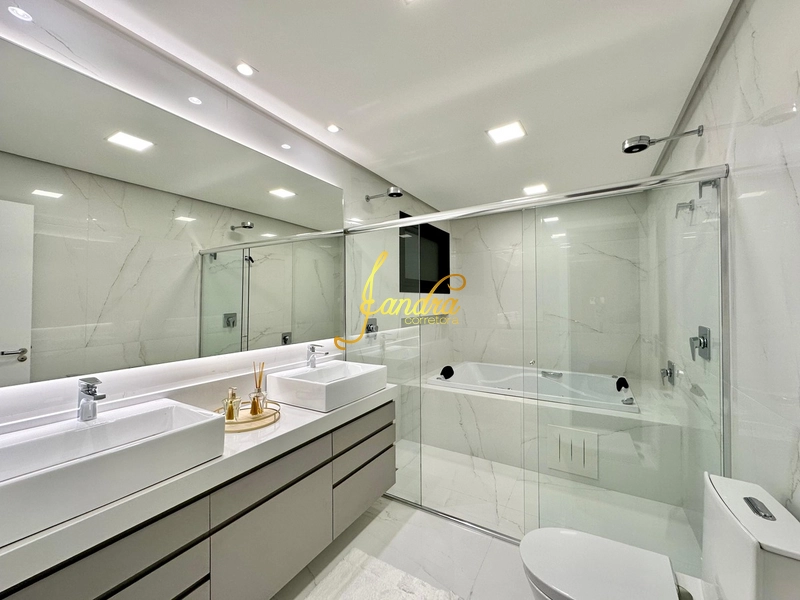 Sobrado Beira Lago,  mobiliado e decorado com 05 suítes e piscina: 58ª foto da galeria de imagens do imóvel