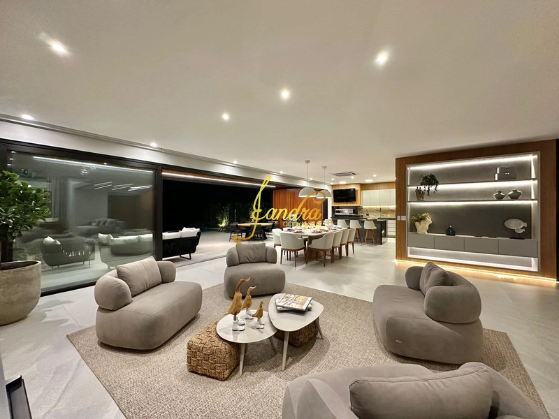 Sobrado Beira Lago,  mobiliado e decorado com 05 suítes e piscina: 11ª foto da galeria de imagens do imóvel
