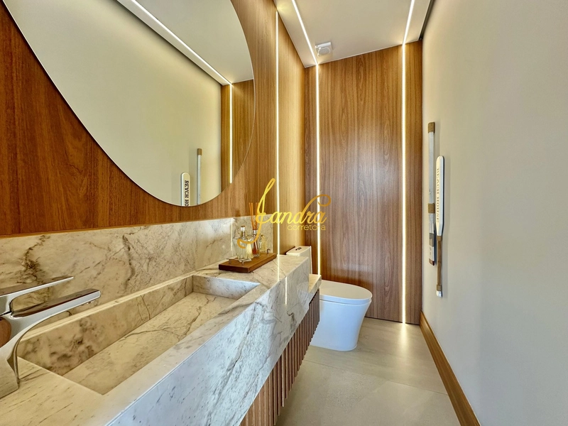 Sobrado Beira Lago,  mobiliado e decorado com 05 suítes e piscina: 18ª foto da galeria de imagens do imóvel