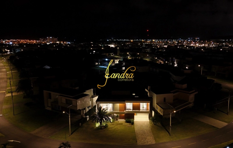 Sobrado Beira Lago,  mobiliado e decorado com 05 suítes e piscina: 26ª foto da galeria de imagens do imóvel