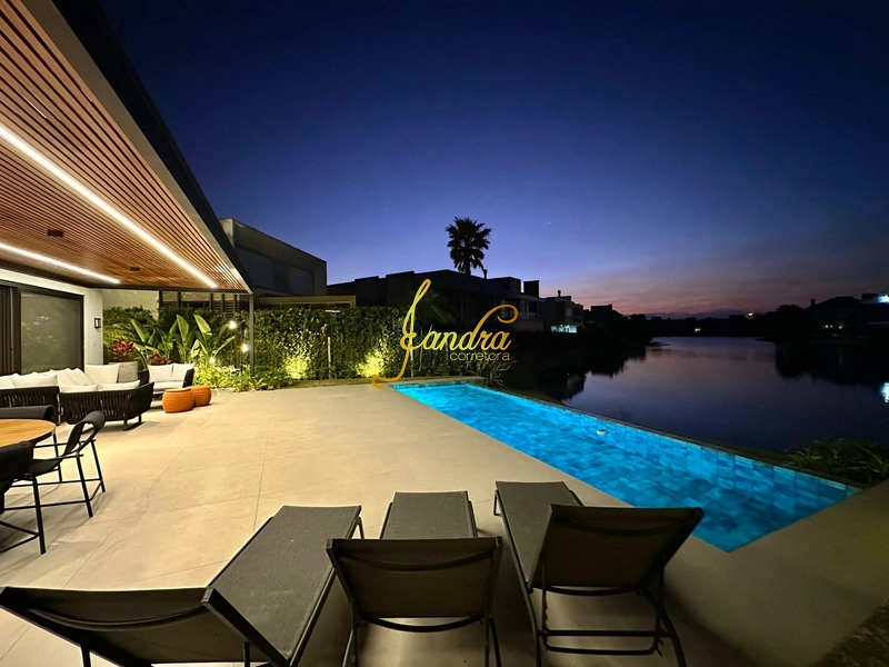 Sobrado Beira Lago,  mobiliado e decorado com 05 suítes e piscina: 2ª foto da galeria de imagens do imóvel