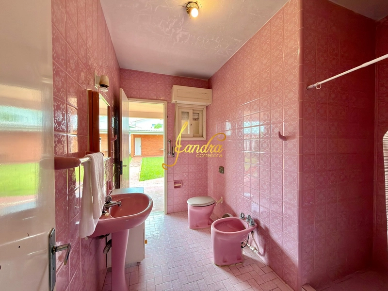 Casa perto do mar e do centrinho de Atlântida,  com dois lotes: 6ª foto da galeria de imagens do imóvel