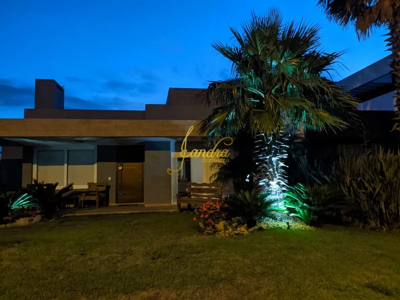 Casa térrea no Enseada com piscina: 6ª foto da galeria de imagens do imóvel