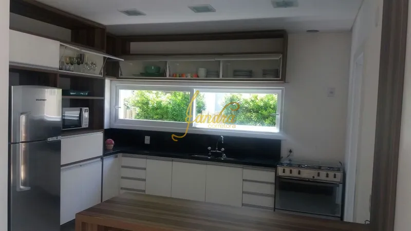 Casa térrea no Enseada com piscina: 8ª foto da galeria de imagens do imóvel