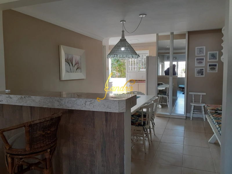 Casa bem localizada, finamente mobiliada e decorada.: 10ª foto da galeria de imagens do imóvel