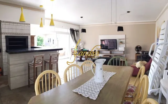 Casa térrea mobiliada e decorada em dois lotes, ótima localização: 84ª foto da galeria de imagens do imóvel