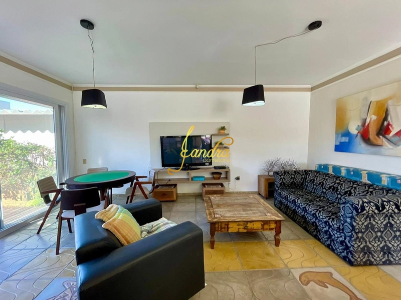 Casa térrea mobiliada e decorada em dois lotes, ótima localização: 1ª foto da galeria de imagens do imóvel