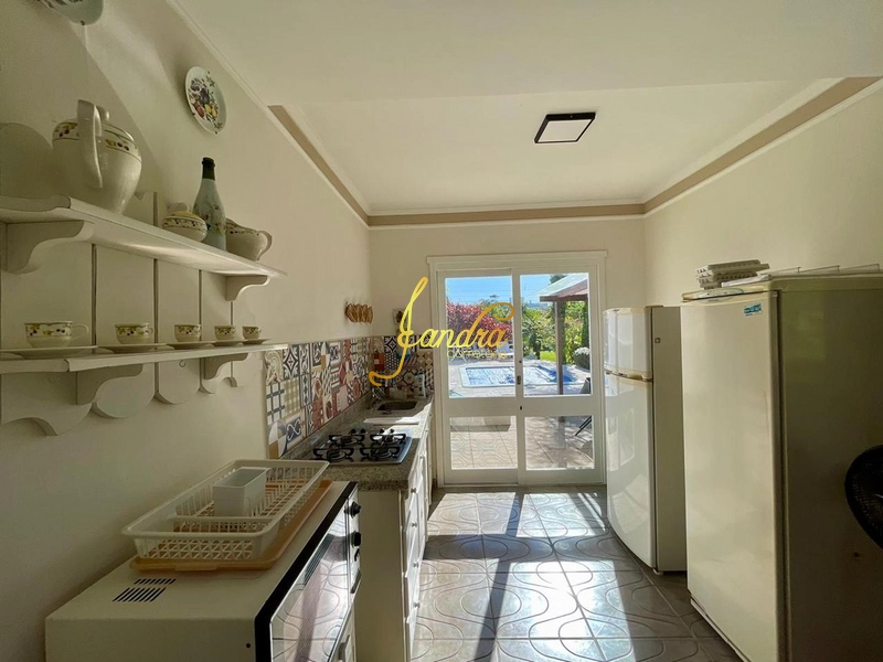 Casa térrea mobiliada e decorada em dois lotes, ótima localização: 14ª foto da galeria de imagens do imóvel
