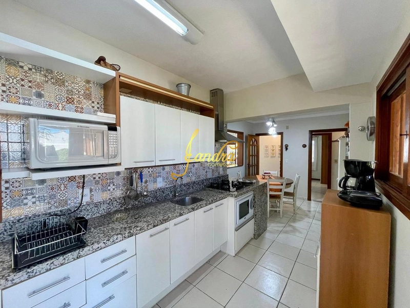 Casa térrea mobiliada e decorada em dois lotes, ótima localização: 4ª foto da galeria de imagens do imóvel
