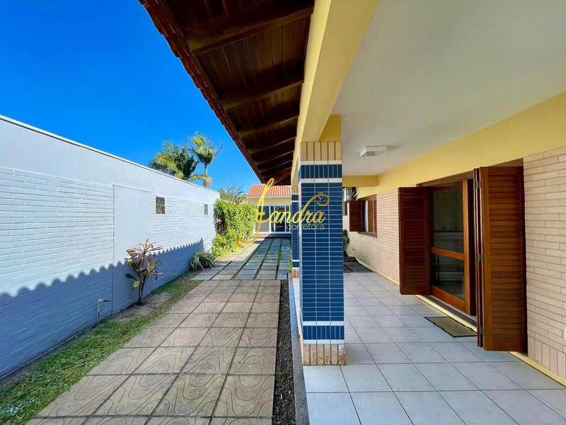 Casa térrea mobiliada e decorada em dois lotes, ótima localização: 22ª foto da galeria de imagens do imóvel
