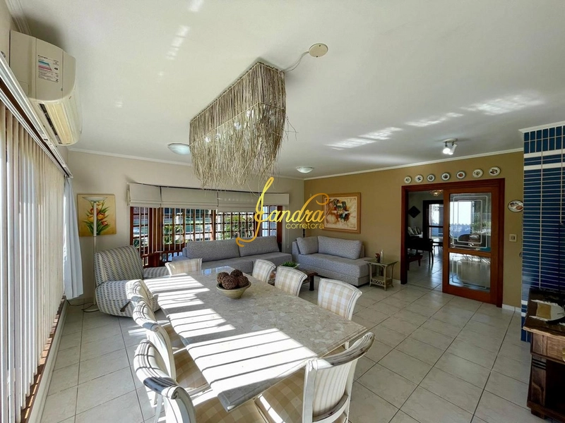 Casa térrea mobiliada e decorada em dois lotes, ótima localização: 31ª foto da galeria de imagens do imóvel