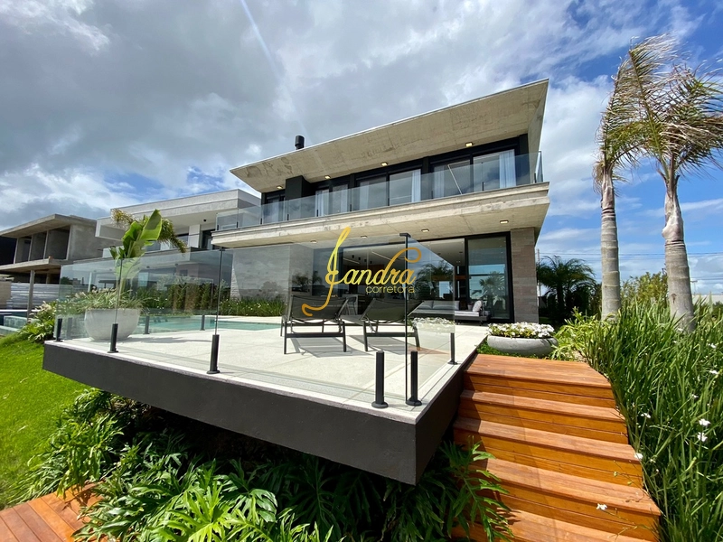 Sobrado mobiliado e decorado, beira Lago: 8ª foto da galeria de imagens do imóvel