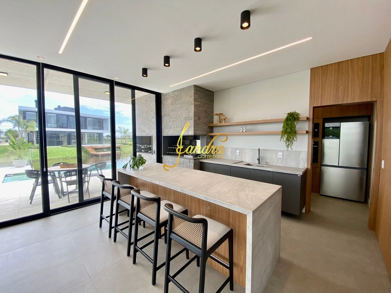 Sobrado mobiliado e decorado, beira Lago: 1ª foto da galeria de imagens do imóvel