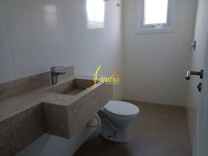 Casa térrea com dois lotes próximo ao mar: 20ª foto da galeria de imagens do imóvel